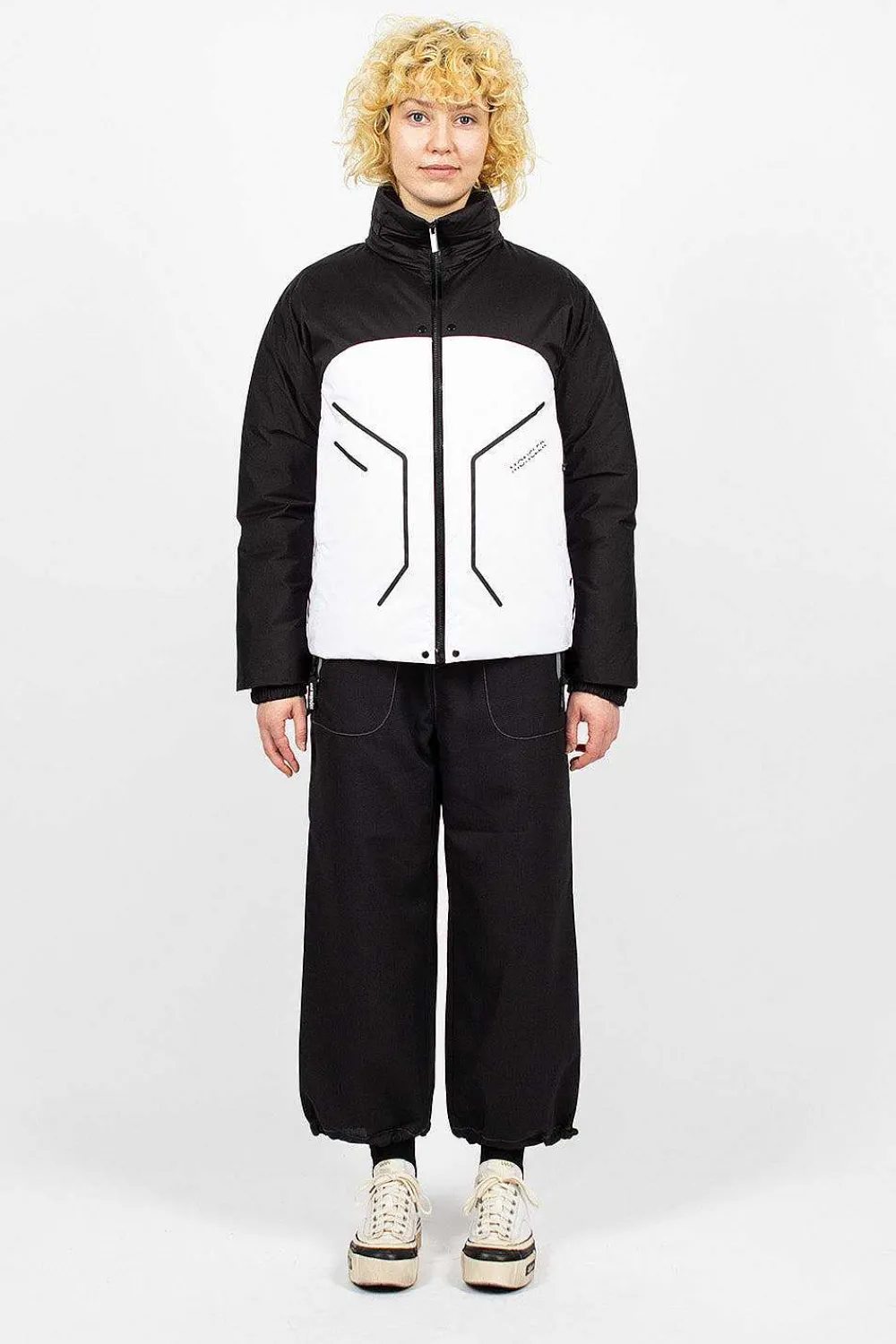 Moncler Barbat Down Jacket Black/White| Outerwear