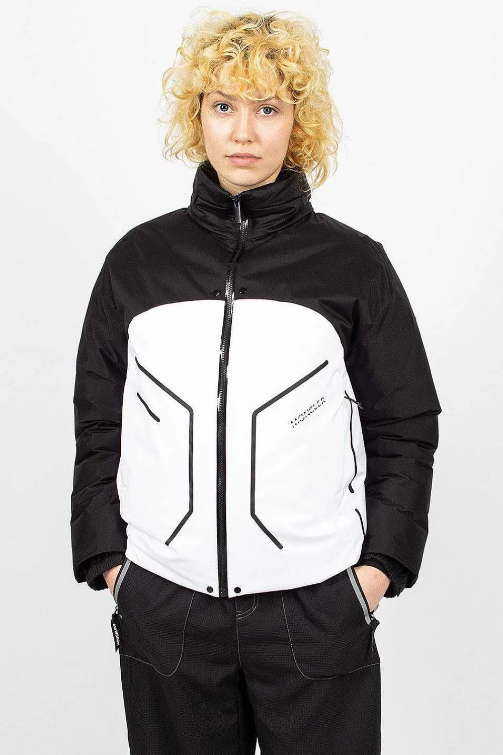Moncler Barbat Down Jacket Black/White| Outerwear