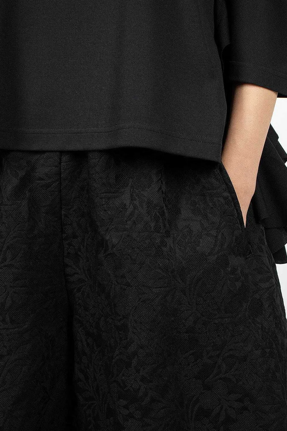 Comme Des Garçons Comme Des Garçons Jacquard Floral Trouser Black| Trousers