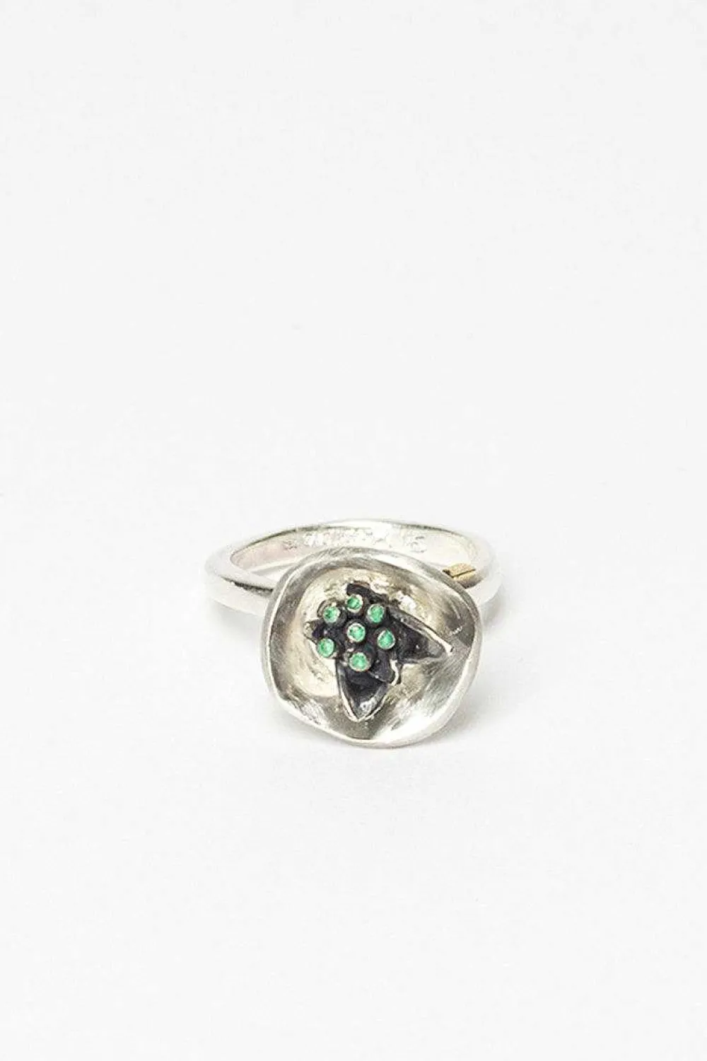 Rosa Maria Mallow Emerald Ring| Rings