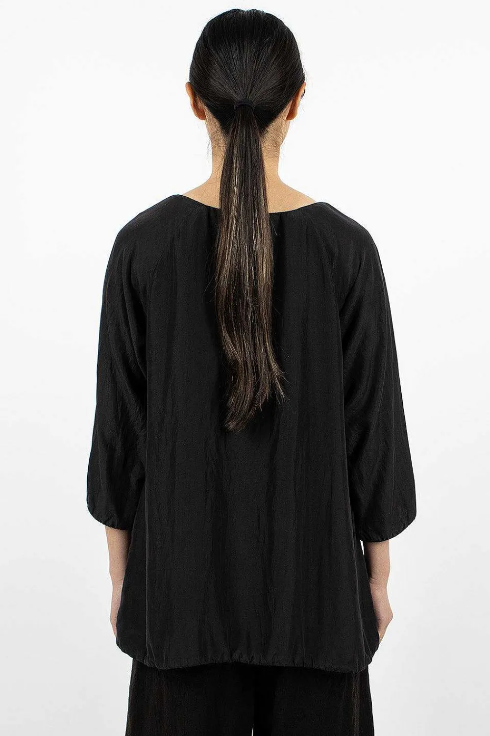 Chez Vidalenc Raglant Top Habotai Black| Tops
