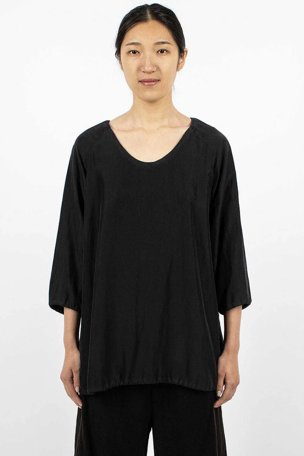 Chez Vidalenc Raglant Top Habotai Black| Tops
