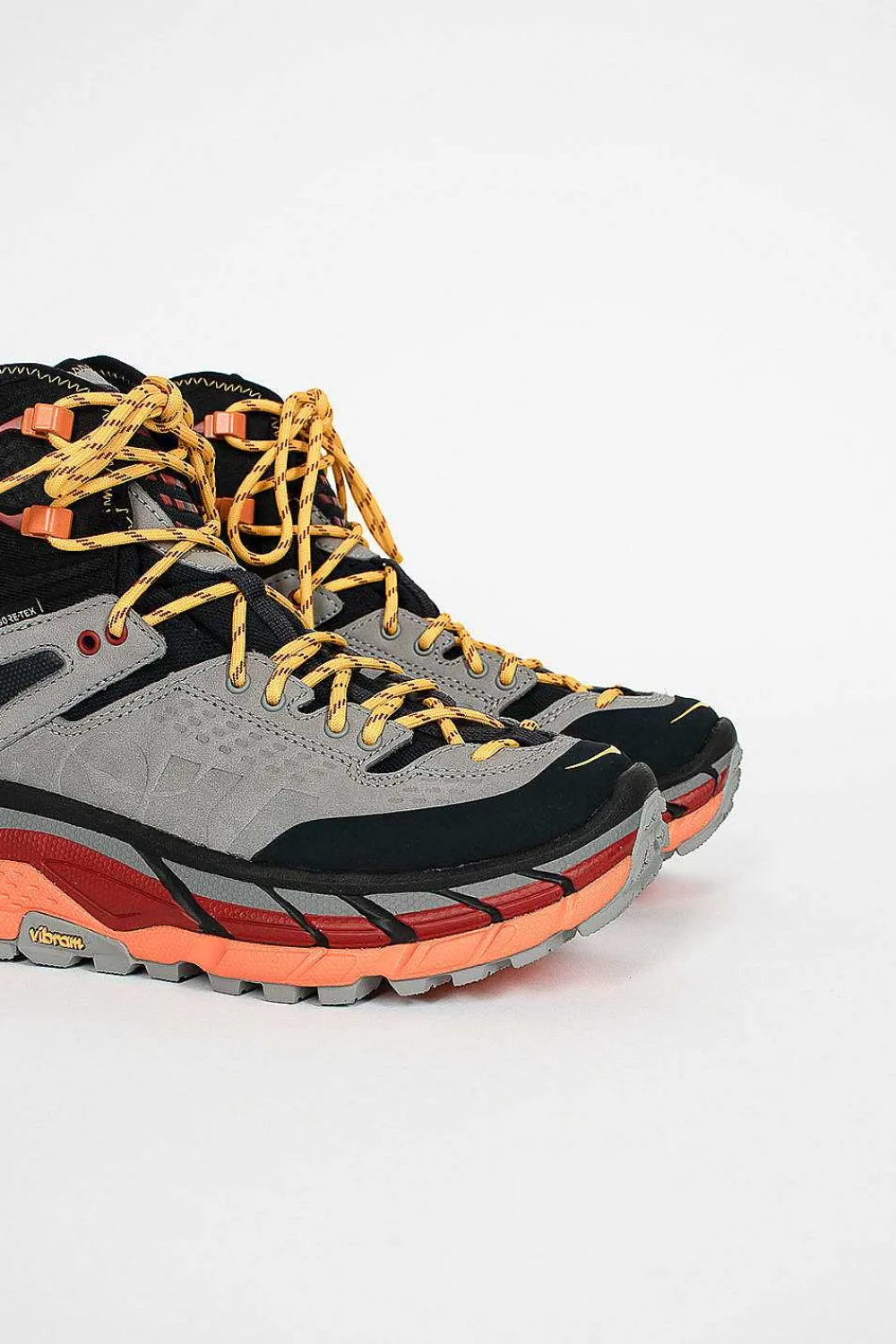 Hoka One One Tor Ultra Hi Black/Chili Pepper| Sneakers