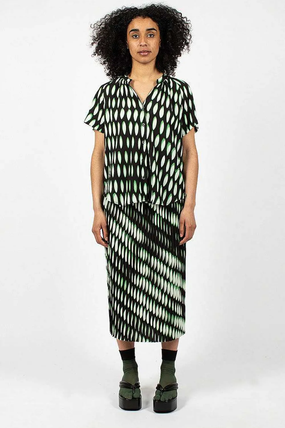 Dries Van Noten V-Neck Shirt Black/Green| Tops