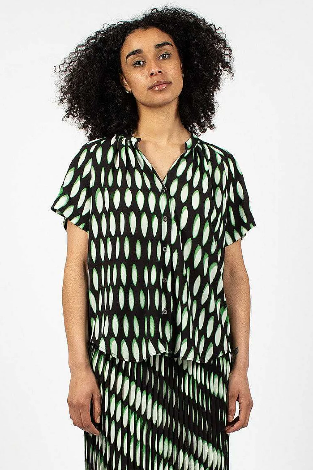 Dries Van Noten V-Neck Shirt Black/Green| Tops