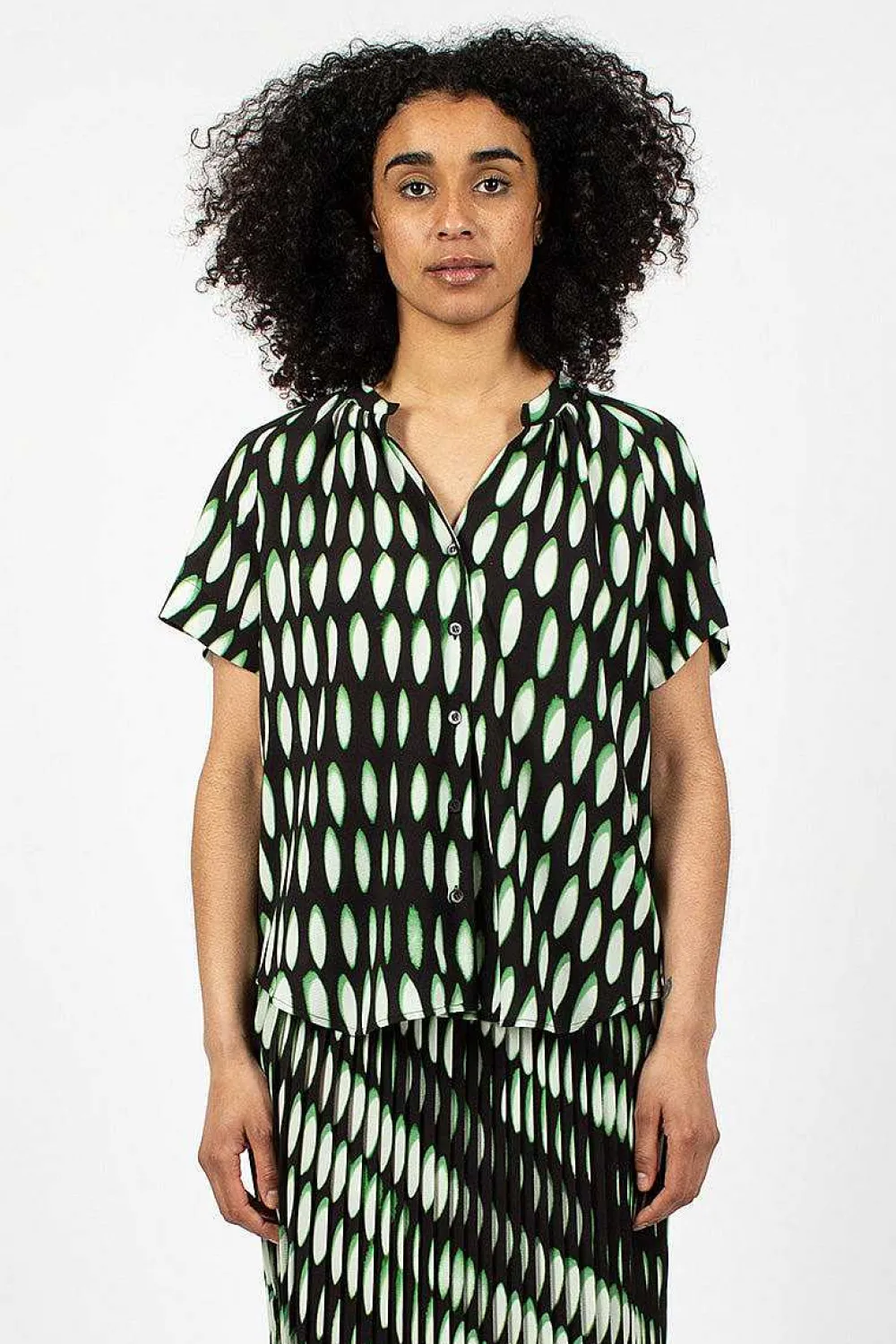 Dries Van Noten V-Neck Shirt Black/Green| Tops
