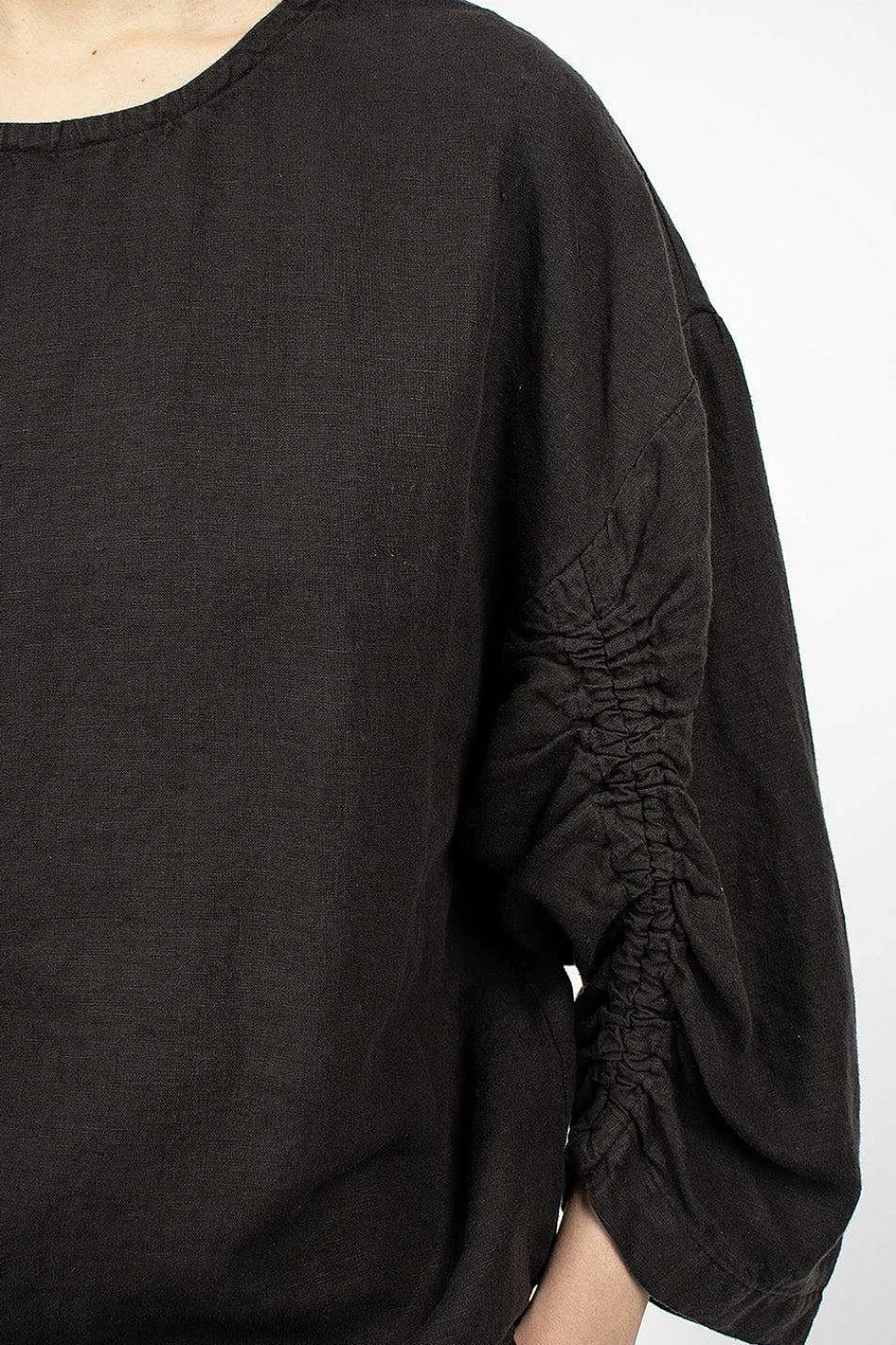 Black Crane Xiao Top Black| Tops